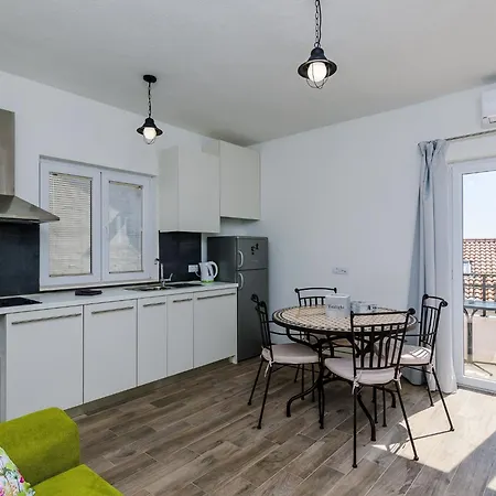 Life - One Bedroom With Balcony And Sea View