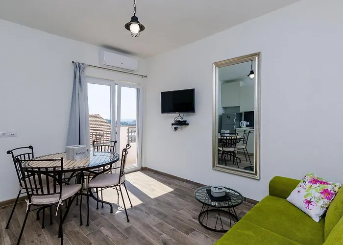 アパート Life - One Bedroom With Balcony And Sea View *