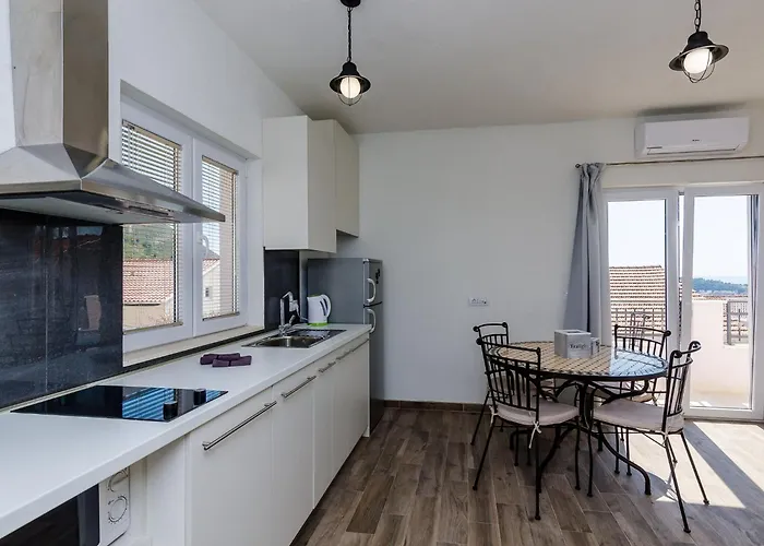Apartment Life - One Bedroom With Balcony And Sea View Dubrovnik