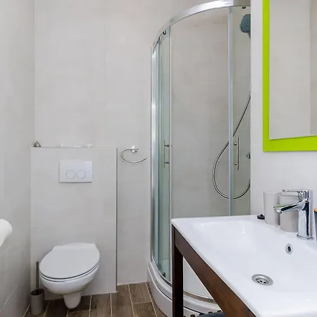 Life - One Bedroom With Balcony And Sea View *